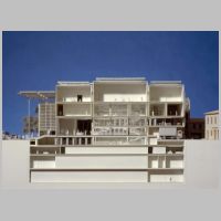 Norman Foster, Carré d'Art (1993), Nimes, France , section on architecture-history.org.jpg